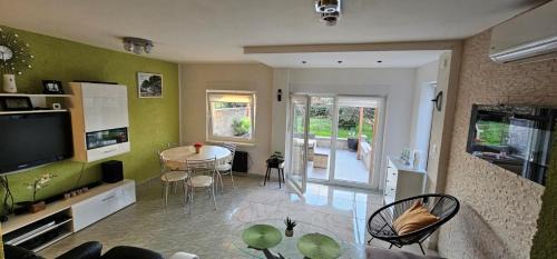 Stranici kod Nove Vasi Apartment | Bella S
