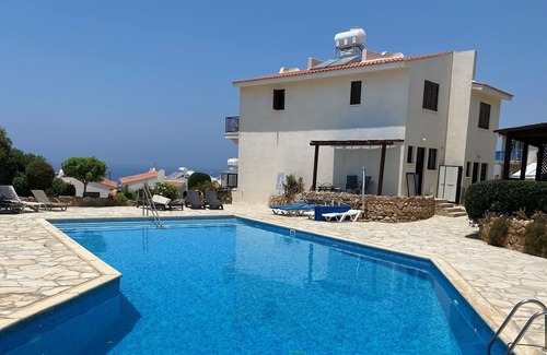 Chlorakas House | Bella Vista Seaview Town House with Pool - Paphos