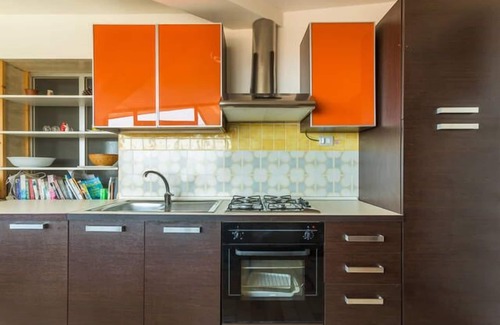 Bosa Marina Apartment | Bella Vista-stunning views+overlooking beautiful beach-Modern top flr apartment
