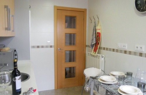 Lardero Apartment | BELLAVISTA, POOL, TERRACE AND WIFI APARTMENT.