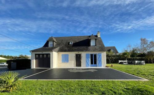 Ile-Tudy House | Belle maison rénovée, 700m de la plage, grand jardin, classée meublé de tourisme 3 étoiles