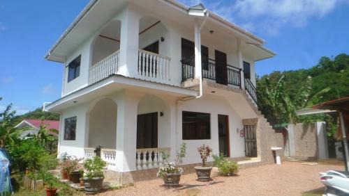 Baie Ste Anne House | Belle Rose Vue guest house