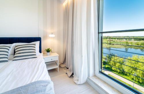 Ilawa Apartment | Belle View - 3pok, nawet 5 łóżek, piękny widok na rzekę, TV55" z Netflix i Max, parking, winda