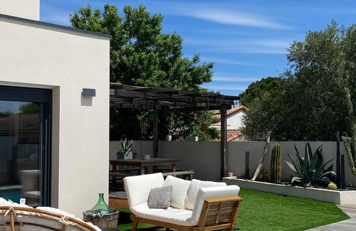Cournonterral House | Belle Villa Avec Piscine en Bord de Garrigue