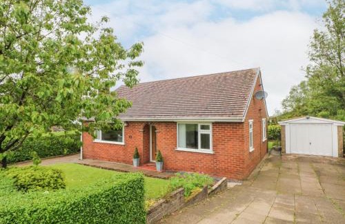 Mow Cop House | Belle Vue