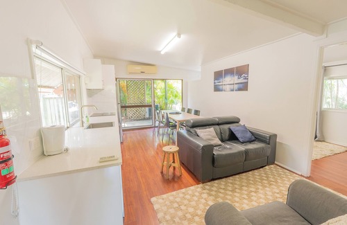 Amity Point Cabin | Belles on Ballow - Wombat Lodge