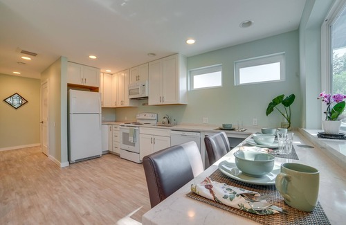 East Lake Hills Apartment | Bellevue Abode: Balcony, 13 Mi to Downtown Seattle