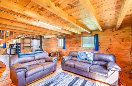 Bellevue Apartment | Bellevue Log Cabin with Gas Grill and Creek Access