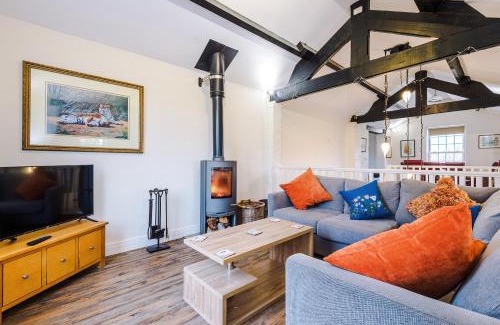 Sandbach House | Belvedere House - Serene Countryside Escape - 4 Bedrooms Sleeps 8