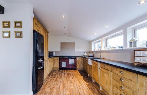 Sandbach House | Belvedere House - Serene Countryside Escape - 4 Bedrooms Sleeps 8