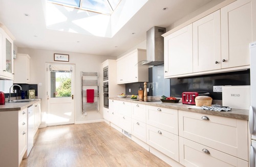 Norham House | BELVEDERE - sleeps 6, country comfort with all the charm of village life