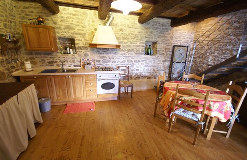 Avenale Villa | Belvilla by OYO Spacious VIlla in Treia with Pool