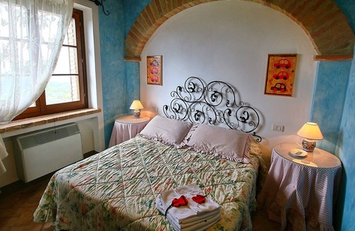 Collazzone Villa | Belvilla by OYO Villa Roseto 12