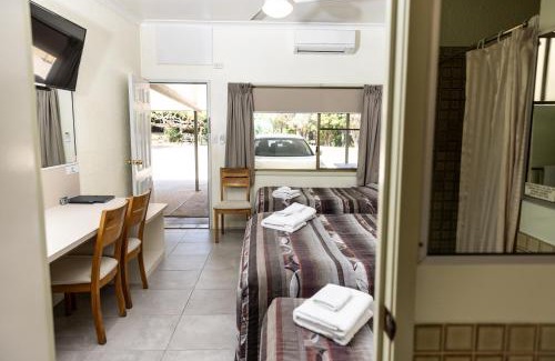 Benaraby Hotel | Benaraby Hilltop MotorInn
