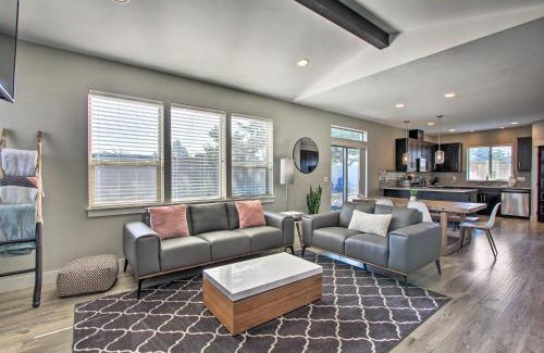 Mountain View House | Bend Home with Patio and Fire Pits Less Than 3 Mi to Dtwn