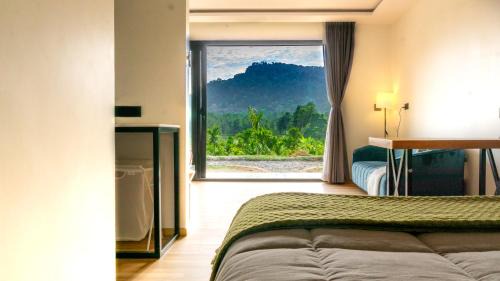 Virajpet Resort | Bendheka - Cliff Front Cottages Coorg