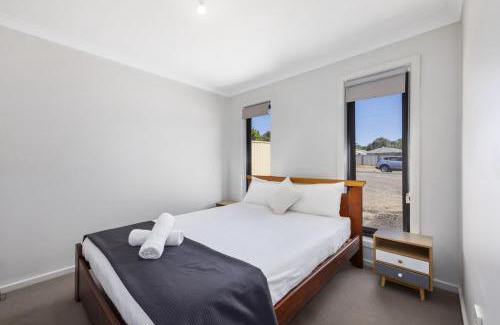 Jackass Flat House | Bendigo Signature Accommodation on Averys