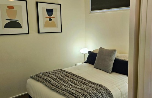 Bendigo Apartment | Bendigo Skyline-CBD Apartment with lock up Garage