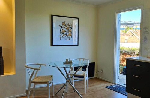 Bendigo Apartment | Bendigo Skyline-CBD Apartment with lock up Garage