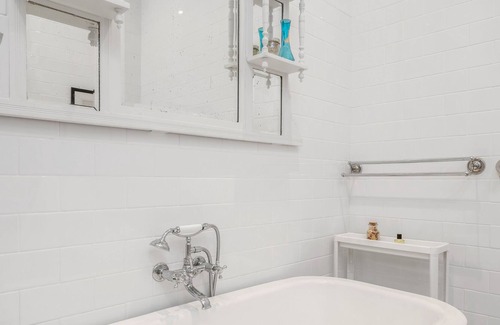 Bowral House | Bendooley Gardens. Large home in Central Bowral.