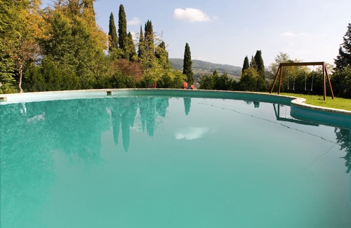 Pratovecchio Villa | Benfenati's villa with amazing pool in Tuscant lanscape