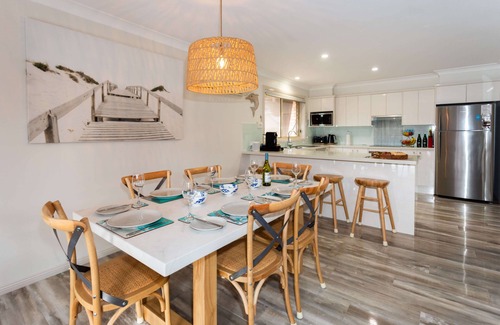 Corlette House | Benny's At The Bay: the perfect place to stay!
