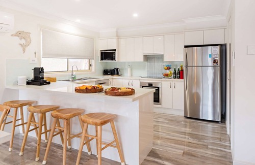 Corlette House | Benny's At The Bay: the perfect place to stay!