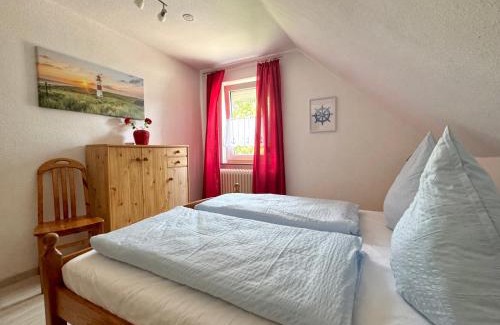 Bensersiel Apartment | Bensersiel Ferienwohnung Smutje mit Balkon