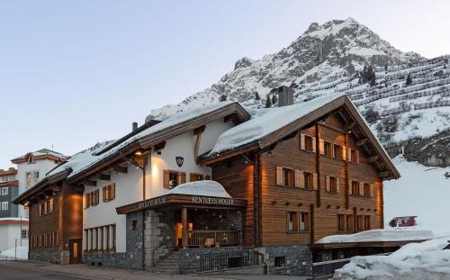 Zuers Ski Chalet | Bentleys House MOUNTAIN Residence