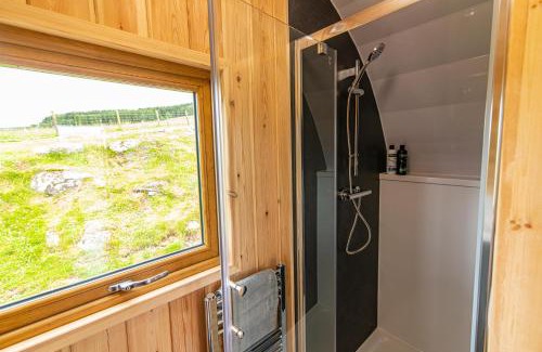 Aberfeldy Apartment | BenVrackie Luxury Glamping Pet Friendly Pod at Pitilie Pods