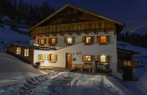 Umhausen Cabin | Berghütte Schöpf
