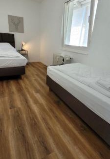 Villingen-Schwenningen Apartment | Berghof Wörner 2 Wohnungen für bis zu 20 Personen mit Balkon I Terrasse I 4 Bäder I NETFLIX I Ruhig und gemütlich wohnen