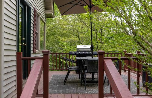 Great Barrington House | Berkshire Vacation Rentals: Great Barrington Walkable To Lake And Town