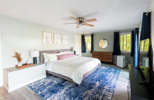 Leicester House | Berkshire Vacation Rentals: Leicester Lake Front Home Come Relax