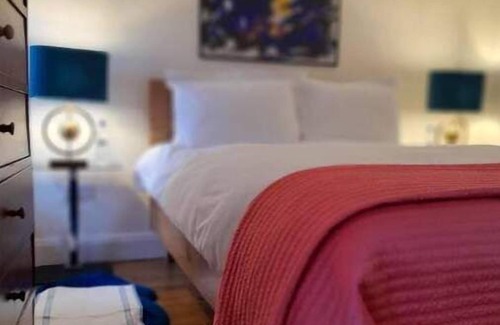 Bantry Condo | Berlin Wall Apartment at The Residence Bantry