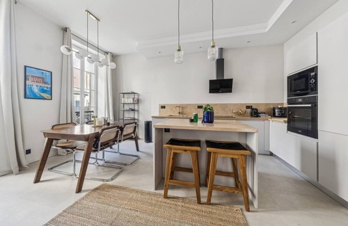 1st Arrondissement Apartment | Bernardy - Sublime T3 à Longchamp