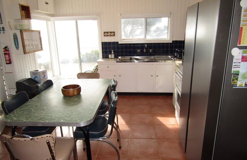 Para Wurlie House | Bernie's - absolute beachfront