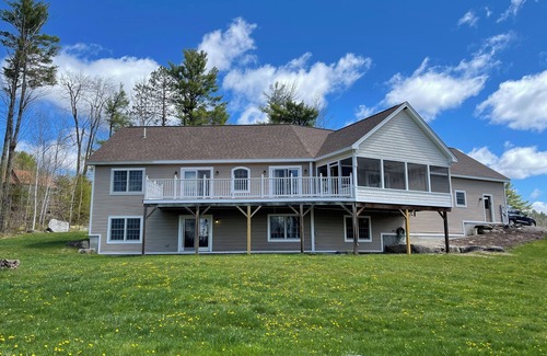 Guild House | Berry Mountain Lodge: Spacious 5-bedroom house close to skiing and Lake Sunapee