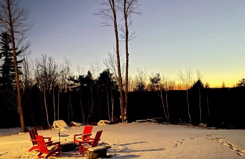 Guild House | Berry Mountain Lodge: Spacious 5-bedroom house close to skiing and Lake Sunapee