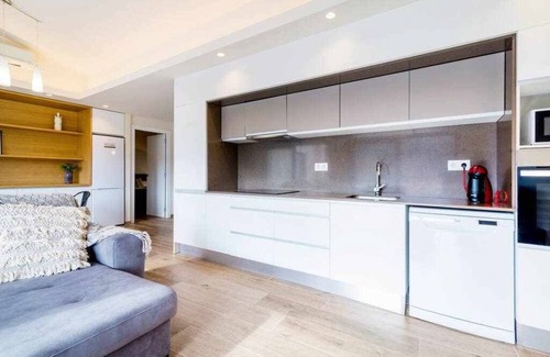 Besalu Apartment | Besalu Attic modern apt w /terrace & great views