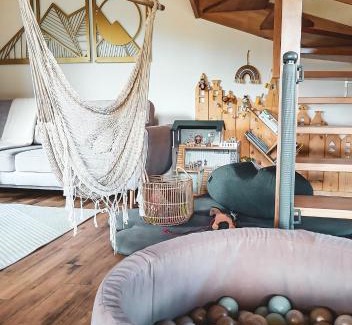 Szczyrk Ski Chalet | Beskidzka Kępa Szczyrk - domek z balią i pięknym widokiem na góry