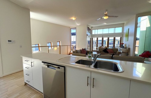 Normanville House | Best family-friendly villa on the Lagoon - Easily accommodates 3 families