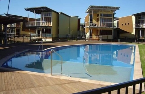 Normanville House | Best family-friendly villa on the Lagoon - Easily accommodates 3 families