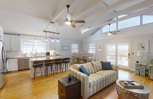 Bonito Boathouses House | Best Frippin Sunset