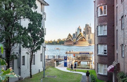 Kirribilli Apartment | Best Harbour Views & location in Sydney