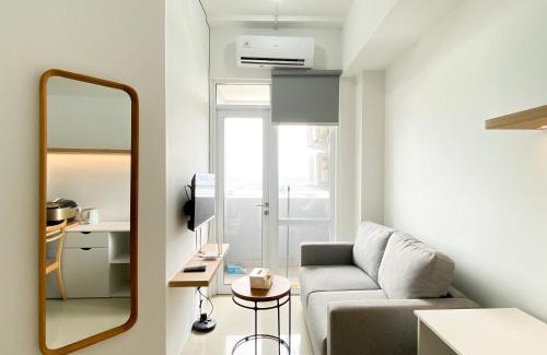 Cikarang Apartment | Best Homey 1BR at Vasanta Innopark Apartment By Travelio