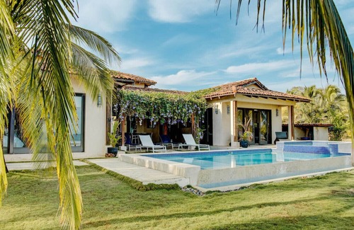 Las Escobas del Venado House | Best location directly on Playa Venao with private pool, Sleeps 11+