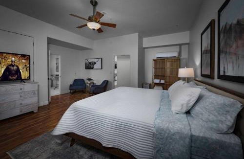 North Mountain House | Best Location in Phoenix! 5500ft 6BD-6BA Pool-Spa-Game Room