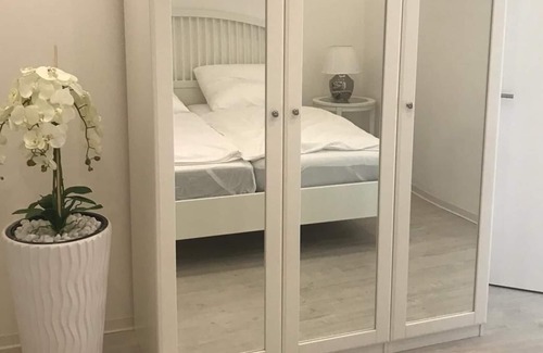 Wolfsburg Apartment | Best Location, modern 2 BR with Terrace, 5 Min to Volkswagen, Netflix
