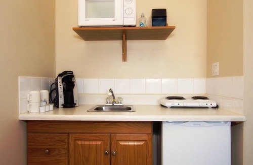 Drayton Valley Hotel | Best Maple Inn